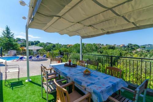 Caules Villa Sleeps 8 Pool Wifi