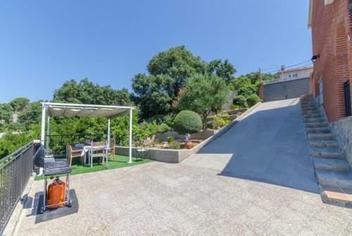 Caules Villa Sleeps 8 Pool Wifi