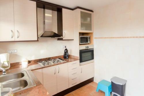 Caules Villa Sleeps 8 Pool Wifi