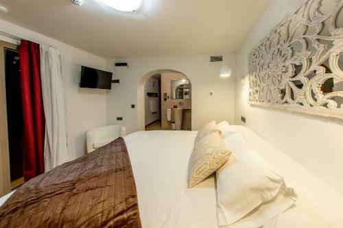 Hotel Artmonia