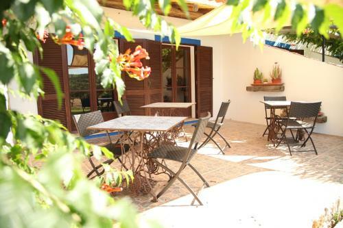 Hostal Quinta Do Rio Country Inn