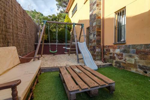 Caules Villa Sleeps 10 With Pool