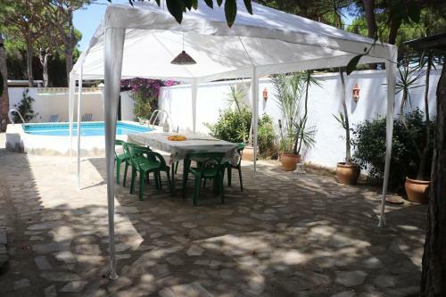 Chalet Montura Con Piscina