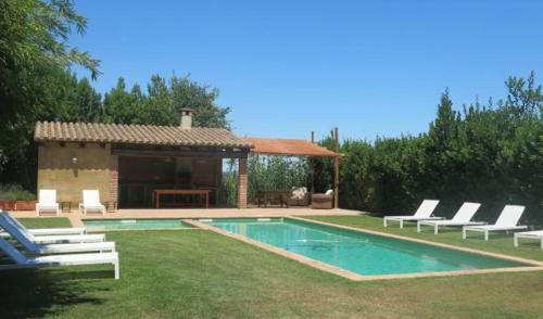 Celra Villa Sleeps 20 With Pool