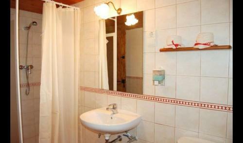 Villa In Collsuspina Sleeps 20 With Pool