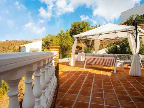 Swanky Villa In C�mpeta With Private Pool