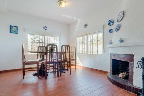 Calma Holiday Home