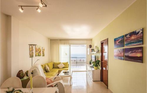 Three-bedroom Apartment In Cubelles