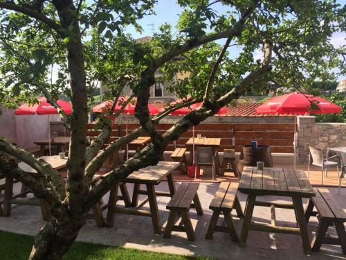 Hostal El Casta�u