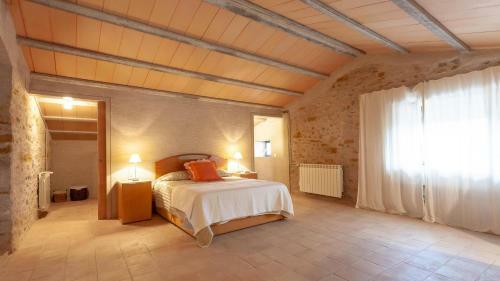 Corca Holiday Home Sleeps 18 With Pool