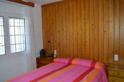 R116 Casa Adosada Con Piscina Privada En Cunit