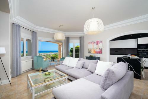 Marvelous Villa With Panoramic Sea View & Pool