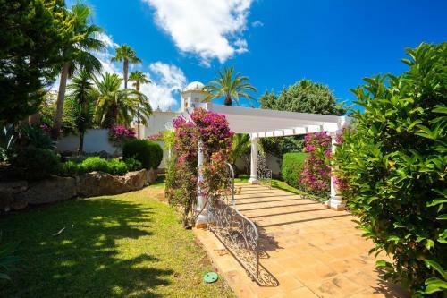 Marvelous Villa With Panoramic Sea View & Pool