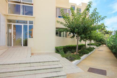 Inviting 2-bed Apartment In Denia First Beach Lin