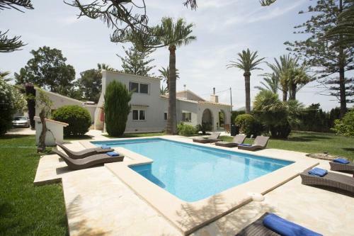 Denia Villa Sleeps 4 Pool Air Con Wifi