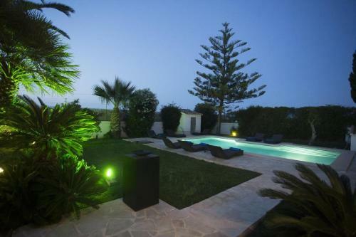 Denia Villa Sleeps 4 Pool Air Con Wifi