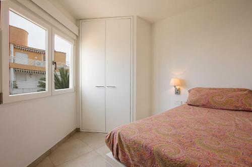 Luxury 3-bed Apartment On The First Beach Line