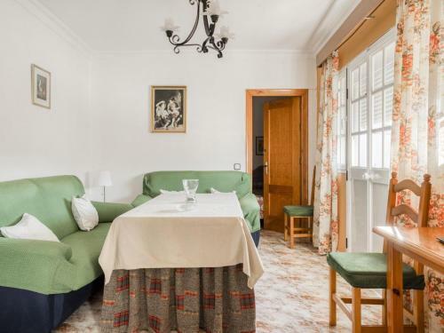 Quaint Holiday Home In El Bosque Near The Forest