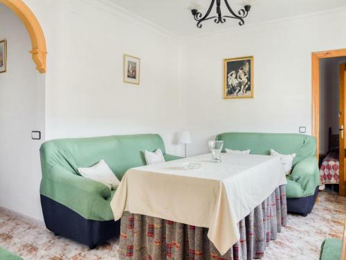 Quaint Holiday Home In El Bosque Near The Forest