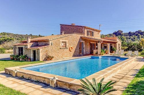 Port de Pollenca Villa Sleeps 4 With Pool And Air Con