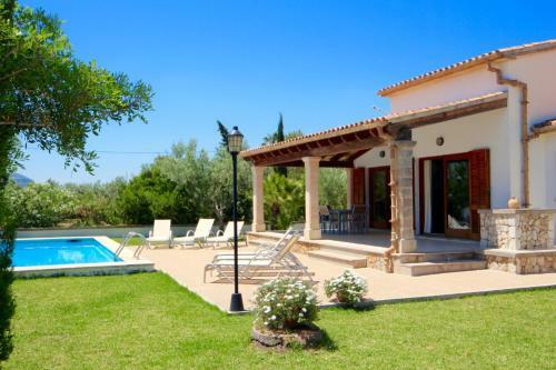Beach Villa Arlos