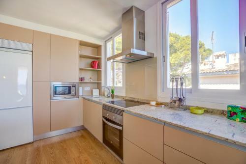 Beachfront Sivella Apartment