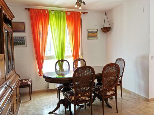Tranquilo Y C�modo Adosado En Puerto de Sagunto