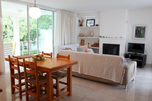 Can Francesc Wifi, Bbq, Garden, 200m From The Beach For 8