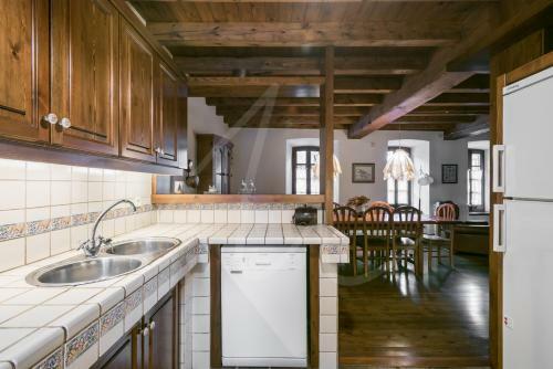 Casa Ferrera By Seamount Rentals