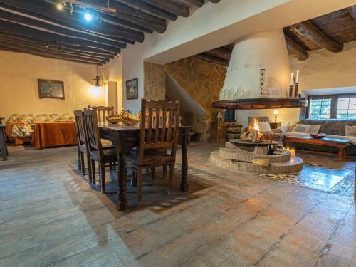 Exquisite Holiday Home In Illora With Swimming Pool