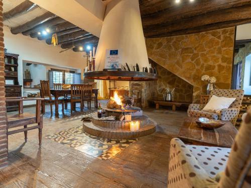 Exquisite Holiday Home In Illora With Swimming Pool