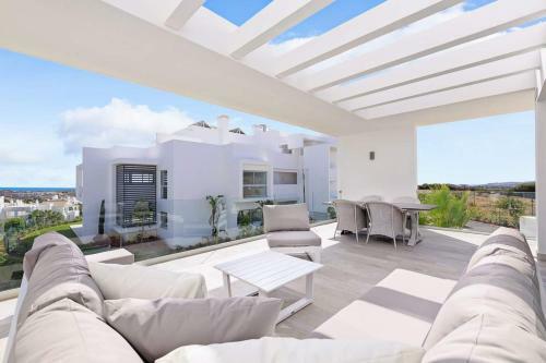 Alcazaba Lagoon, Brand New 2 Bed Apartment