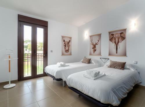 2301 - Luxury Villa With Private Pool