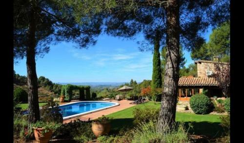 Falset Villa Sleeps 6 With Pool And Air Con