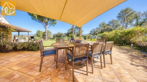 Foixa Villa Sleeps 10 Pool Air Con Wifi