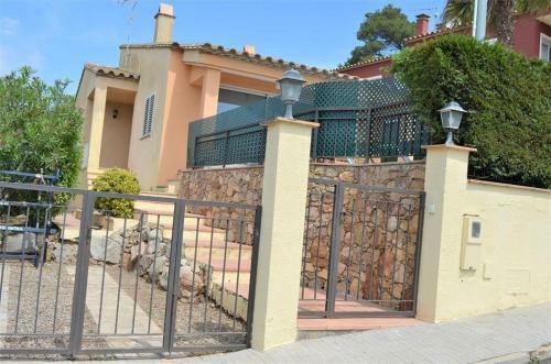 Fornells de La Selva Villa Sleeps 6 Pool Air Con