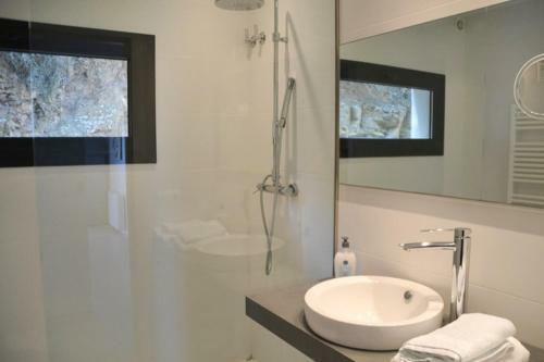 Fornells de La Selva Villa Sleeps 12 With Pool And Wifi