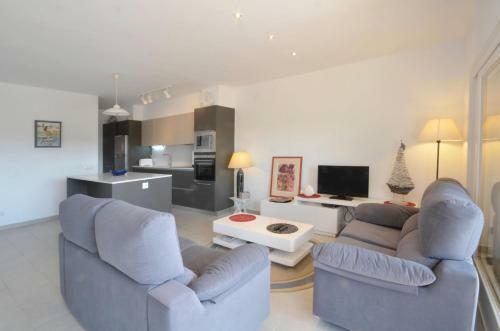 Fornells de La Selva Apartment Sleeps 6 With Pool