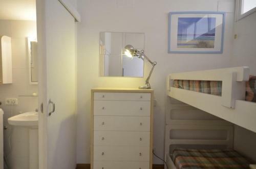 Fornells de La Selva Apartment Sleeps 4 With Pool