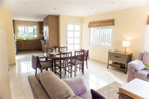 Fuengirola Villa Sleeps 14 With Pool Air Con And Wifi