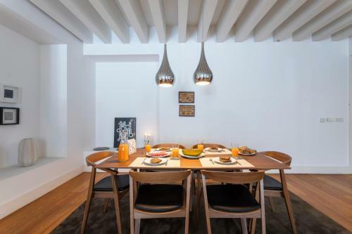 Lisbon Inside Connect - Santa Catarina Apartments