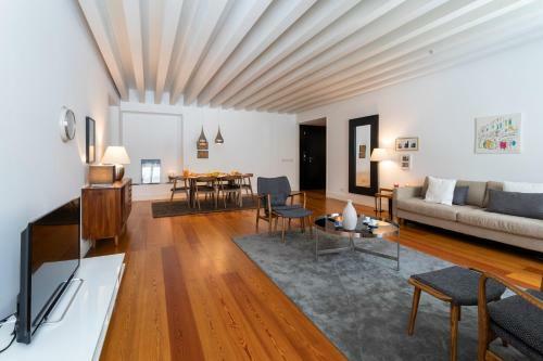 Lisbon Inside Connect - Santa Catarina Apartments