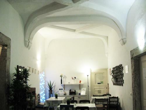 Johnies Place Lisbon Hostel