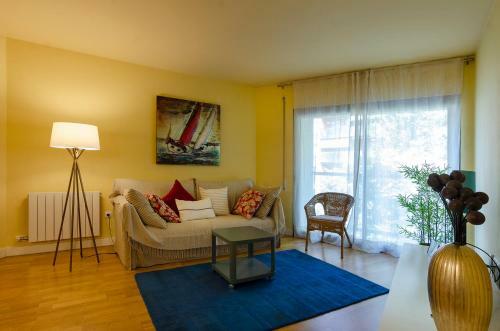 Devesa Park Apartment With Private Parking
