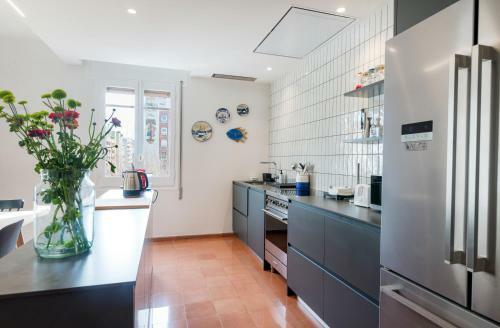 Modernly Designed Apartment With AC
