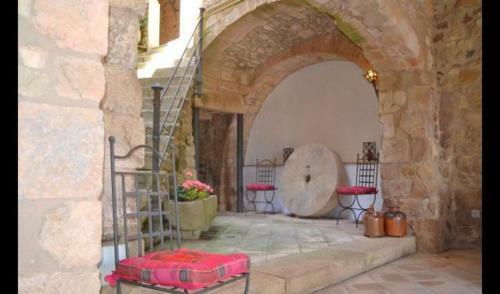 Girona Villa Sleeps 14 With Pool