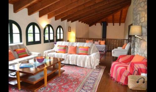 Girona Villa Sleeps 14 With Pool