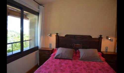 Girona Villa Sleeps 4 With Pool And Air Con