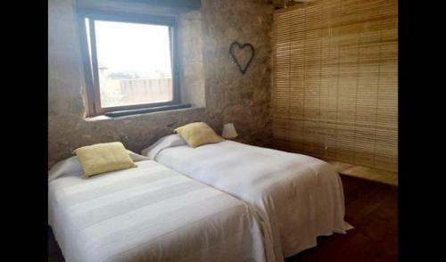 Villa In Girona Sleeps 4 With Pool And Air Con