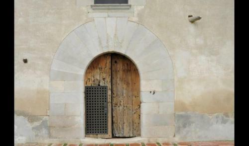 Girona Villa Sleeps 8 With Pool